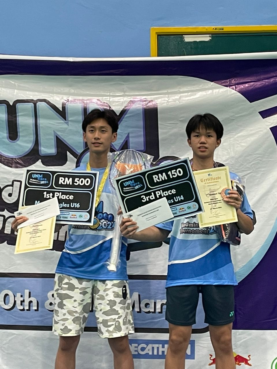 我校同学参加UNM Open badminton tournament比赛我校同学参加获佳绩！